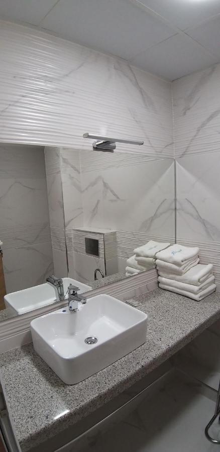 Хотел Визия Haskovo Ngoại thất bức ảnh