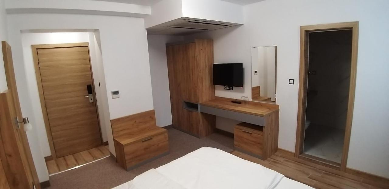Хотел Визия Haskovo Ngoại thất bức ảnh