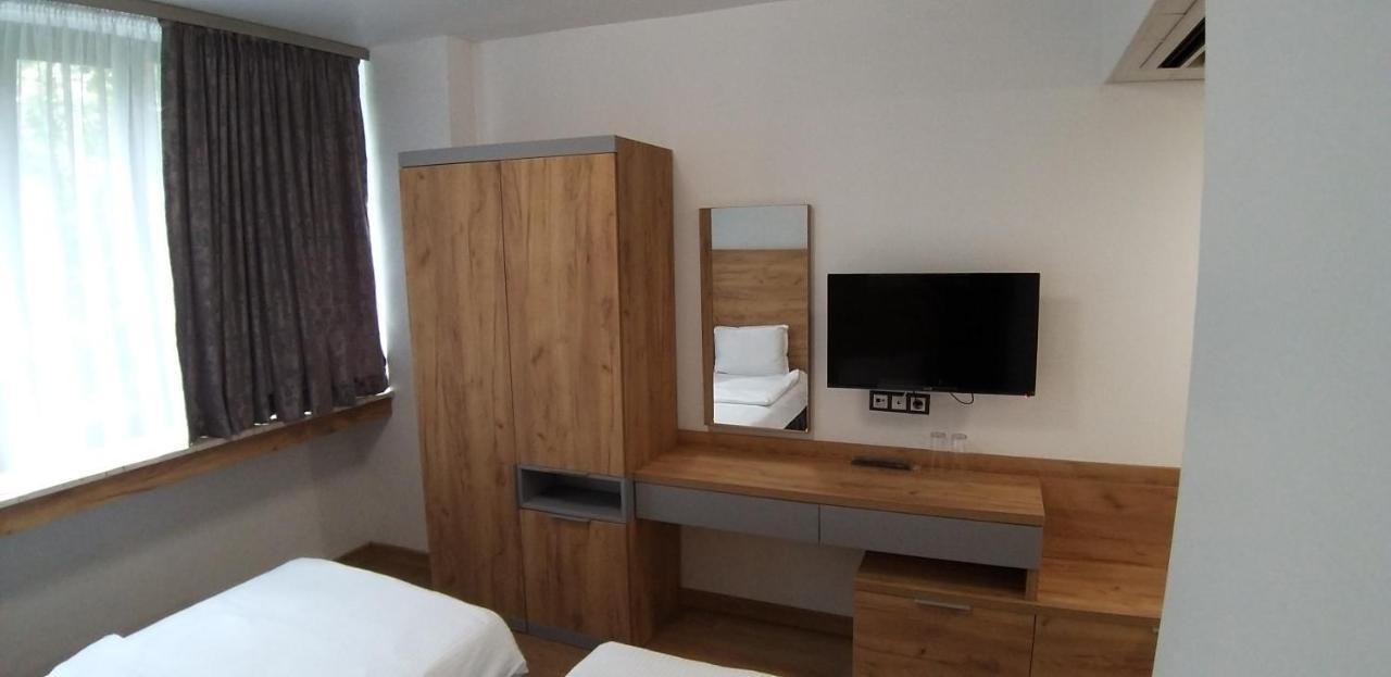 Хотел Визия Haskovo Ngoại thất bức ảnh