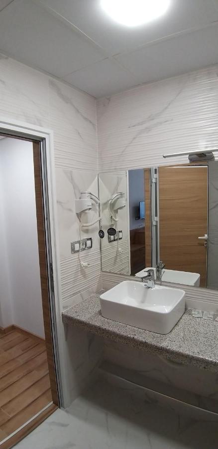 Хотел Визия Haskovo Ngoại thất bức ảnh